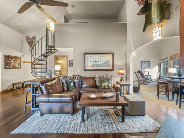 Copper MTN Center Village Pet Friendly condo Walk to Lift